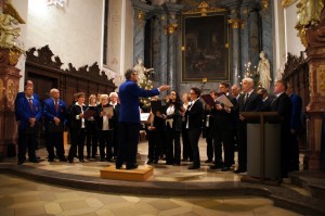 Der Katholische Kirchenchor unter der Leitung von Josef Ehrmann
